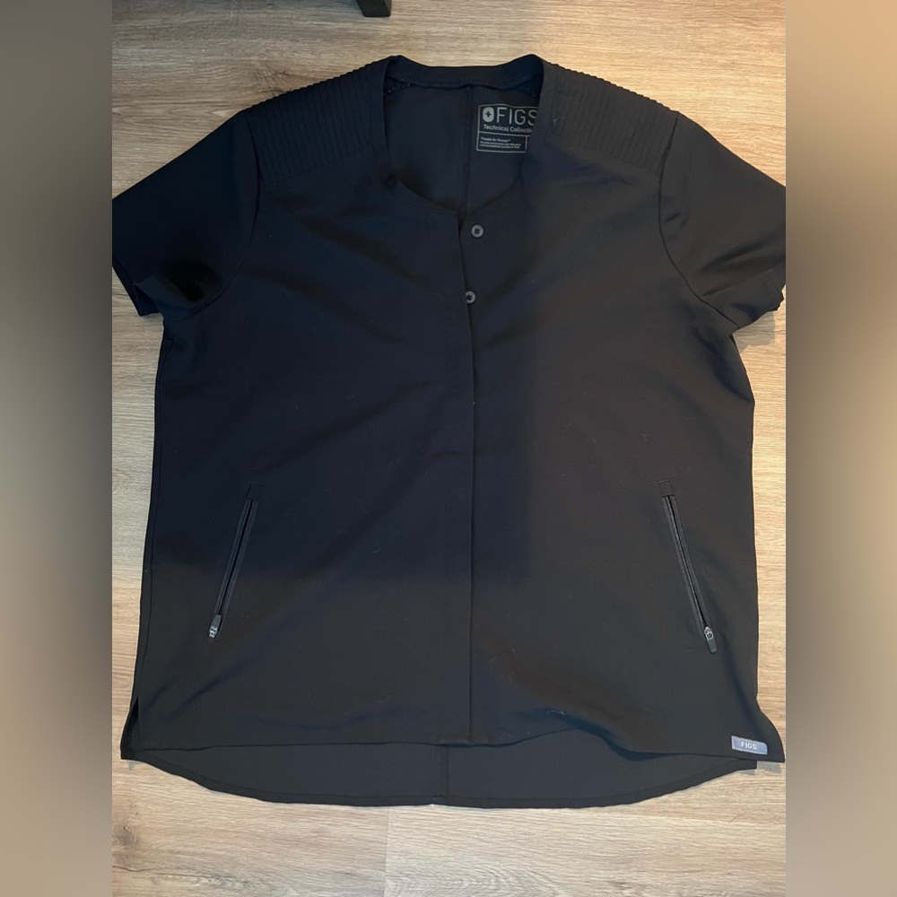 Figs Black Limbe Pintuck Scrub Top Medium